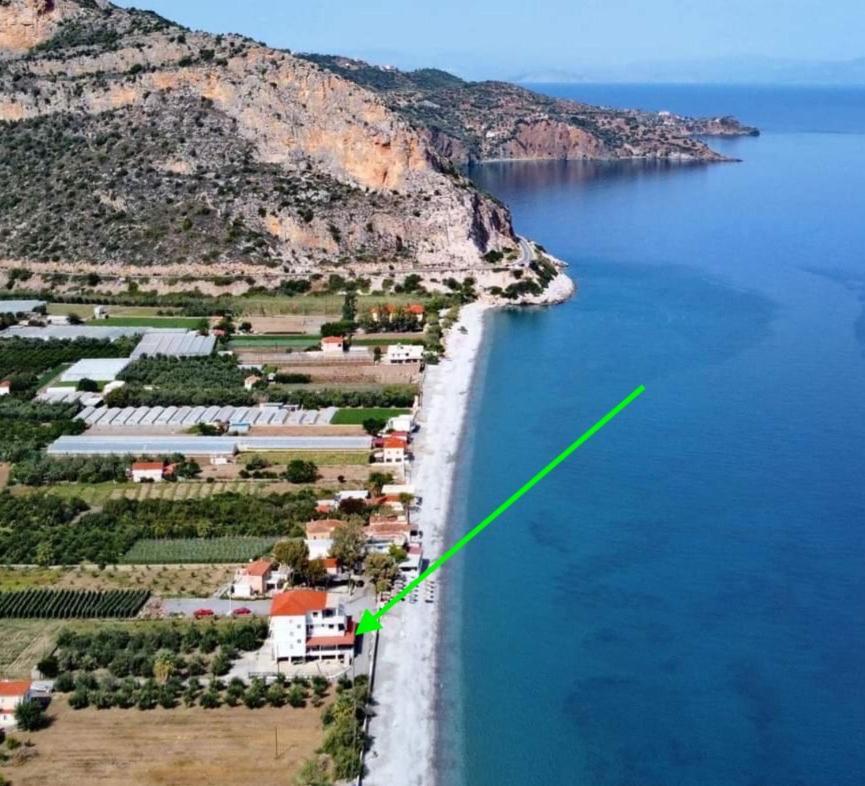 Thassa Beach Apartment No1 Leonídion Exterior foto